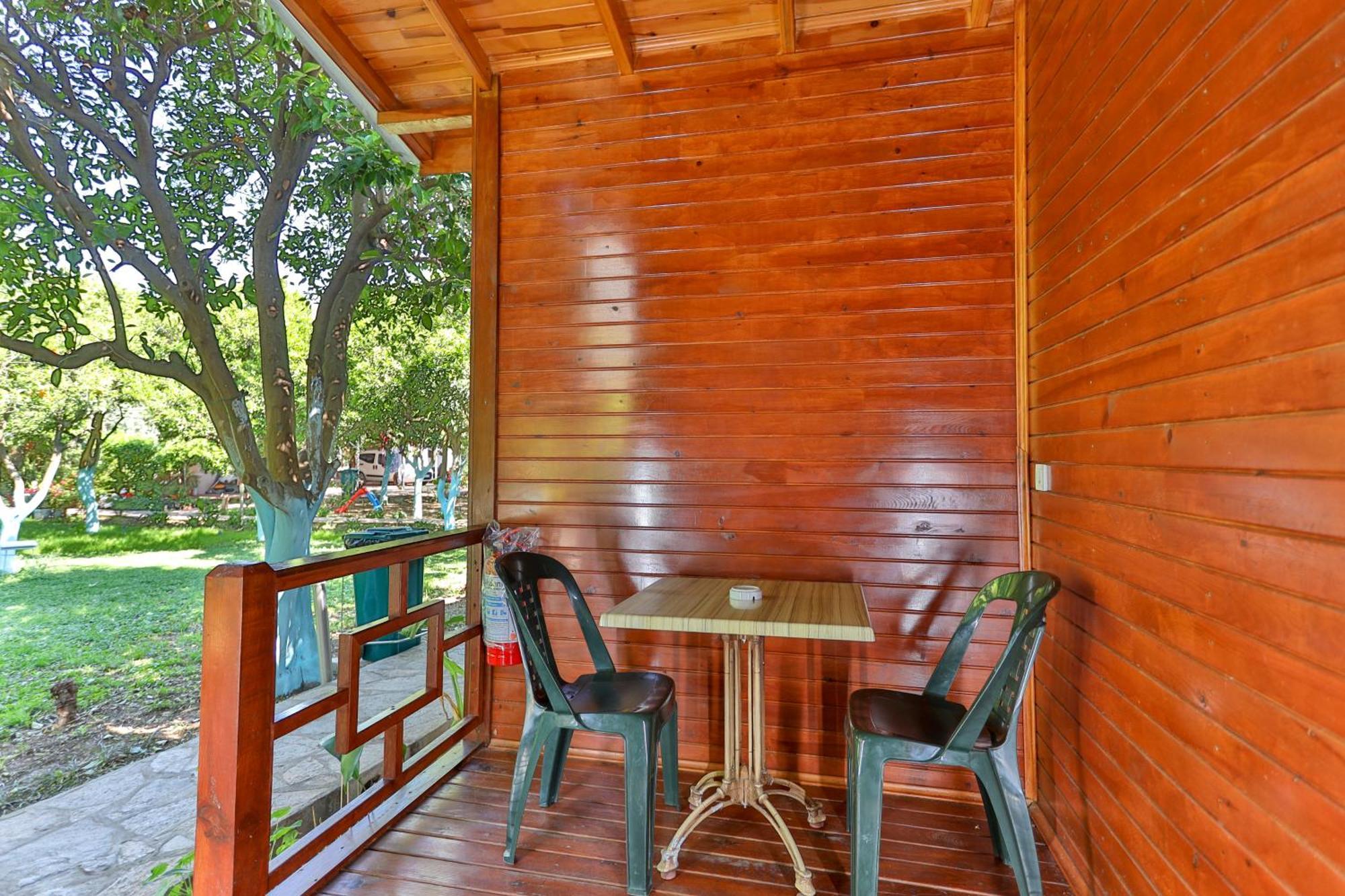 Cinderella Pension & Bungalow Чирали Экстерьер фото